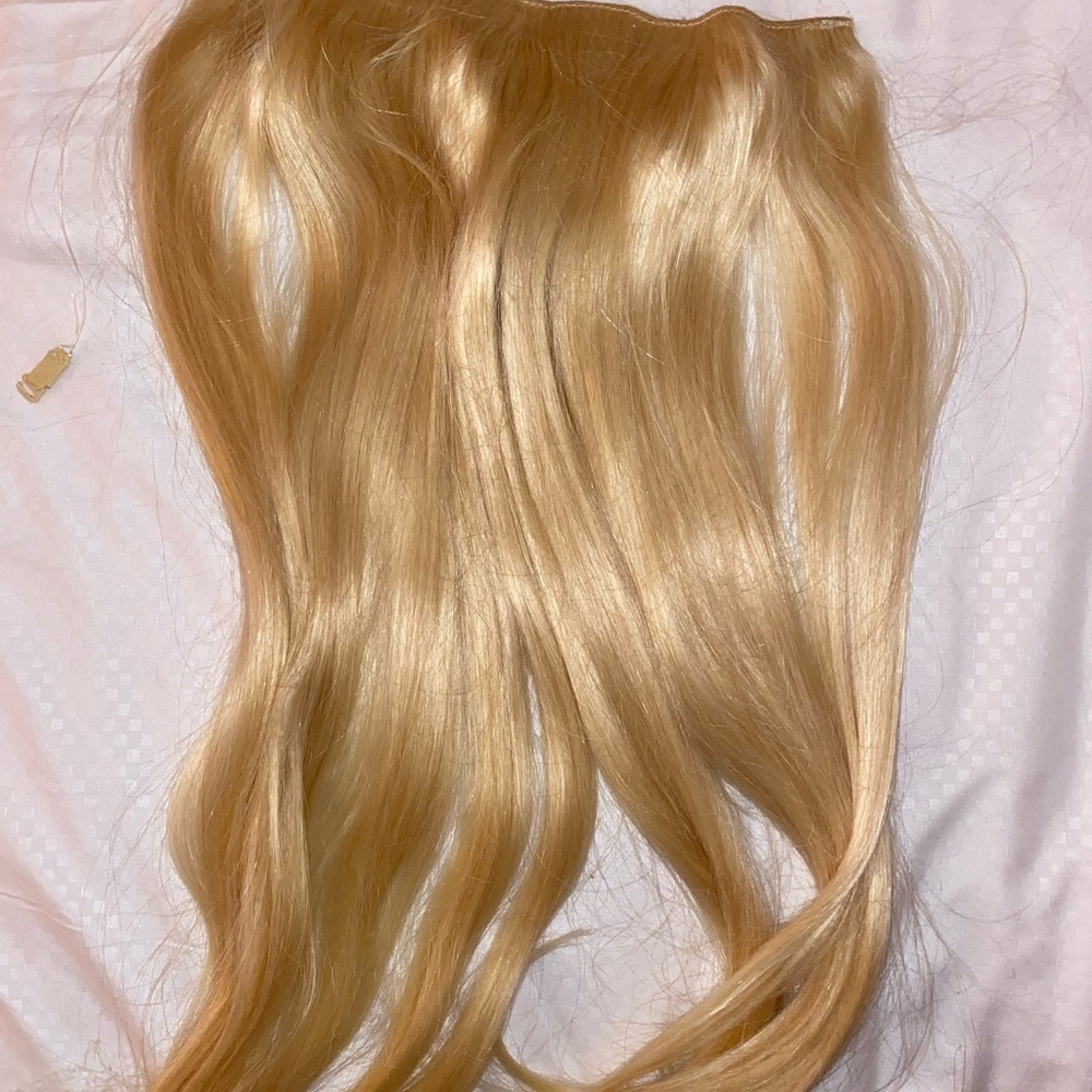 Luxy Hair Halo in Ash blonde. 180g. 20in